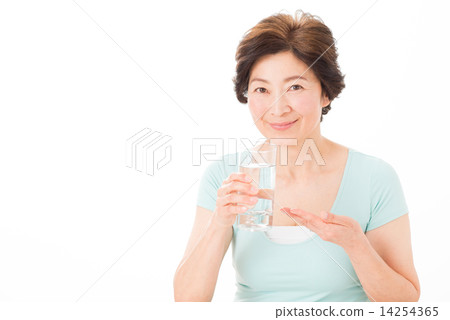 Senior beauty image 14254365