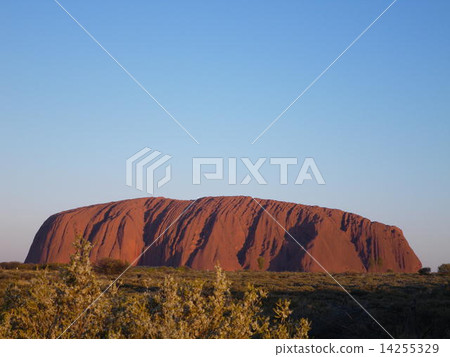 Sunrise Uluru 14255329