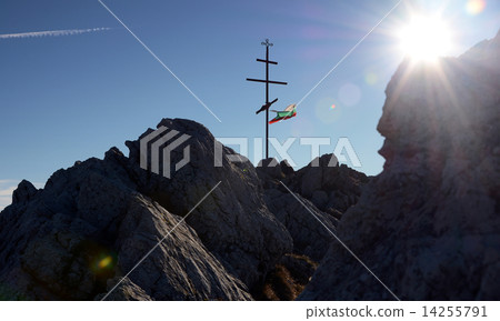 cross on the rocks 14255791