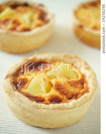 Quiche of potatos and mentaiko 14256298