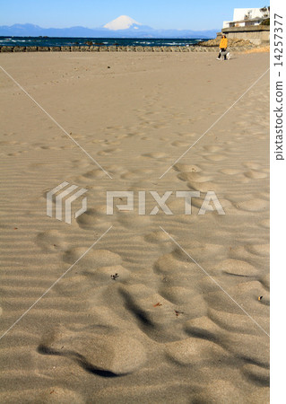 在Akitani海岸的冬天 在Akitani海岸的冬天 14257377