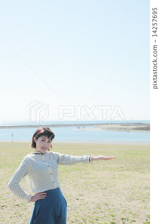 女子 14257695