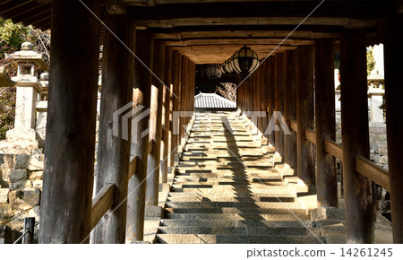 Shadow of the gallery 14261245