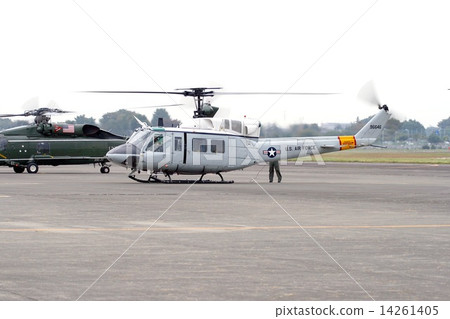 美國空軍日本美國空軍在立川防災航空節上飛行，還派遣救災UH-1N Iroquisition多用途直升機 14261405