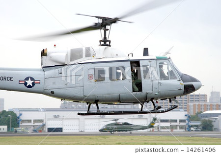 美國空軍日本美國空軍在立川防災航空節上飛行,還派遣救災UH-1N Iroquisition多用途直升機 美國空軍日本美國空軍在立川防災航空節上飛行,還派遣救災UH-1N Iroquisition多用途直升機 14261406