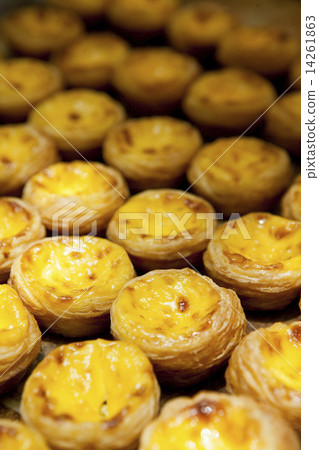 Baked egg tart on tray 14261863