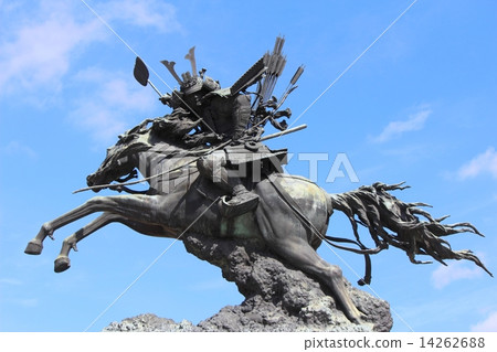 A horse riding statue of Takebe Kikuchi 14262688
