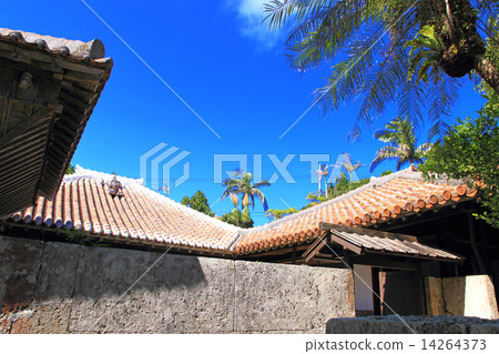 August Okinawa Nakamura Family Residential · Red Tile Roof and Middle Gate 14264373