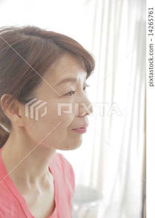 中間人像 中間人像 14265761