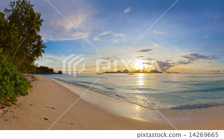 Sunset on tropical beach - Seychelles 14269665