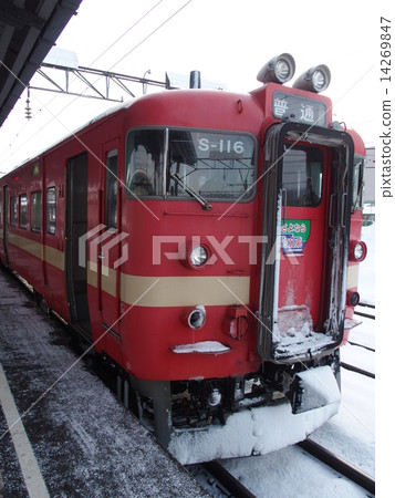 JNR 711 series train (18) 14269847