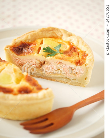 Mentaiko's mini quiche plate version Mentaiko's mini quiche plate version 14270653