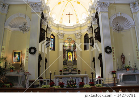 St. Laurence Church inside 14270781