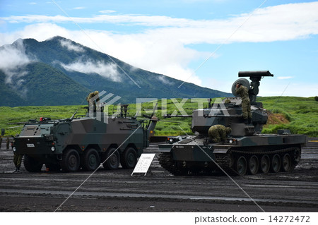 NBC Reconnaissance Car & Sky Shooter (87 type self-propelled aircraft gun) 2014 Fuji general fire exercise NBC Reconnaissance Car & Sky Shooter (87 type self-propelled aircraft gun) 2014 Fuji general fire exercise 14272472