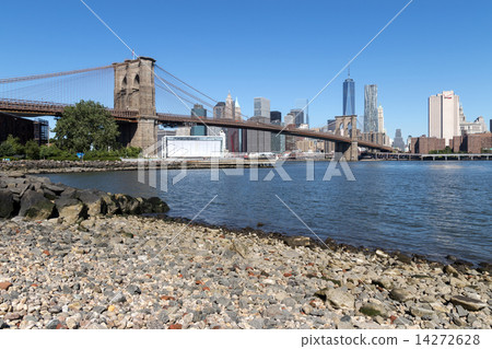 Brooklyn Bridge and Lower Manhattan - NYC 14272628