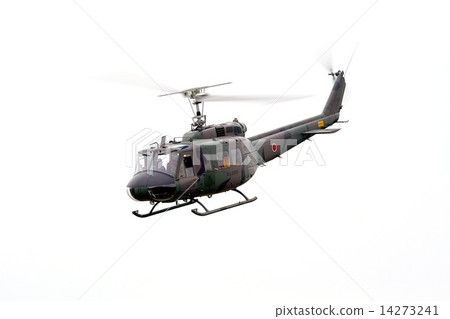 活動於災害調度和PKO的地面自衛隊UH-1H多用途直升機的機動性飛行 14273241