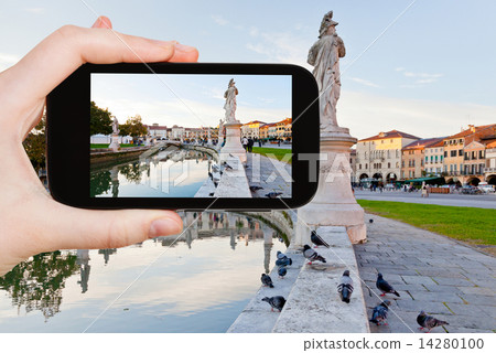 tourist taking photo of Prato della Valle in Padua 14280100