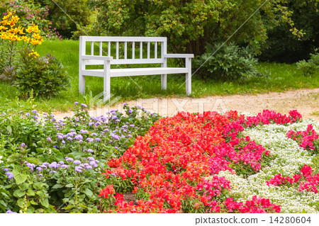 Colorful flowers on the flowerbed in summer park Colorful flowers on the flowerbed in summer park 14280604
