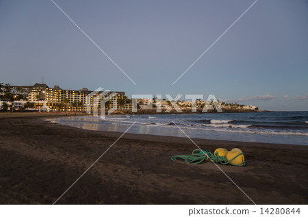Twilight view at the beach 14280844