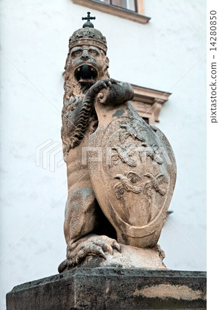 Lion statue at the Royal Palace Hofburg, Vienna, Austria Lion statue at the Royal Palace Hofburg, Vienna, Austria 14280850