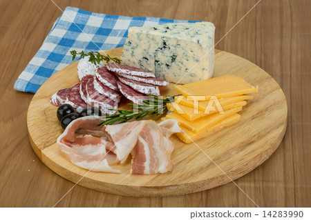 Cheese and bacon 14283990