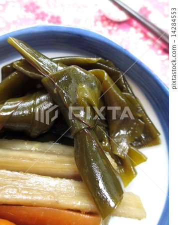 用海帶燉牛蒡燉 14284553