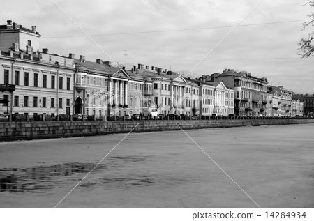 View on Fontanka River embankment in St. Petersburg, Russia 14284934