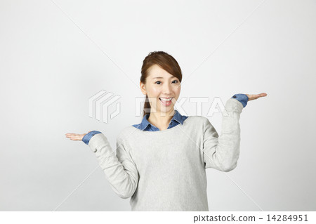 女性比較 14284951