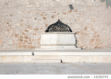 monument symbol monument symbol 14289745