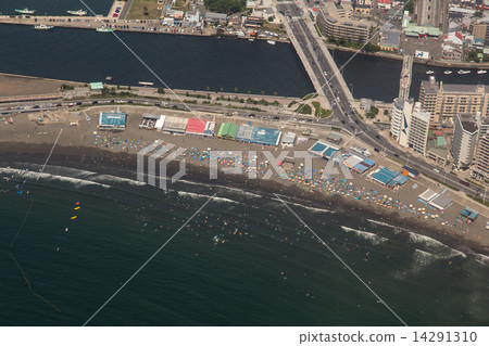 Aerial photograph of Higashihama Beach Bath at Enoshima entrance 14291310