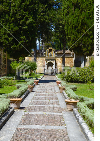 Beautiful gardens of an Italian Villa 14293236
