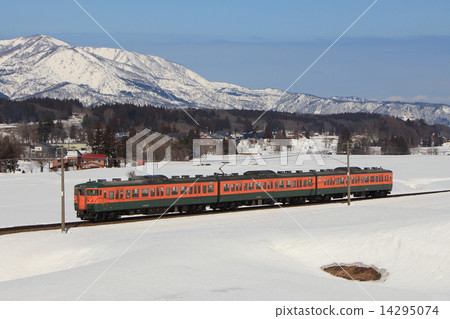 信越線115系列湘南靠近吉日比 信越線115系列湘南靠近吉日比 14295074