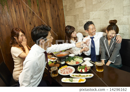 drinking party 14296162