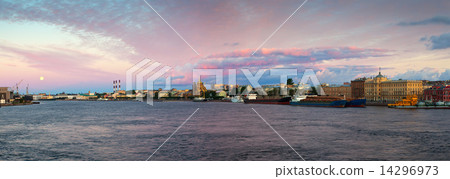 Neva river in morning. Saint Petersburg, Russia 14296973