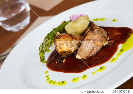 Grilled Lamb Cutlets Grilled Lamb Cutlets 14297068