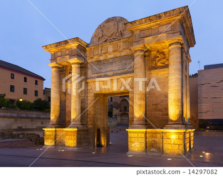 Puerta del Puente in early morning. Cordoba, Spain 14297082