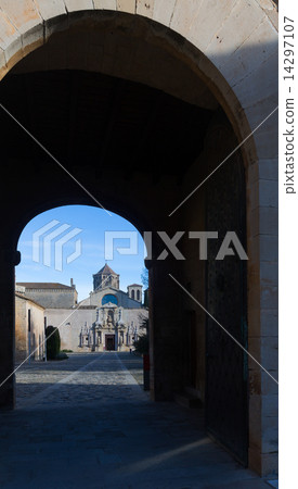 Gate of Poblet Monastery Gate of Poblet Monastery 14297107