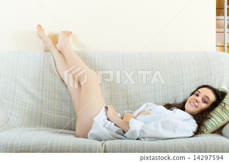 Girl in white shirt posing 14297594