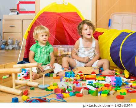 Children playing with blocks Children playing with blocks 14298344