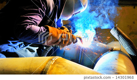 Cutting metal with plasma equipment 14301968