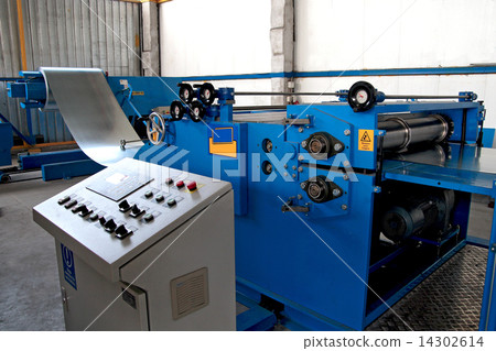 machine for rolling steel sheet in warehouse 14302614