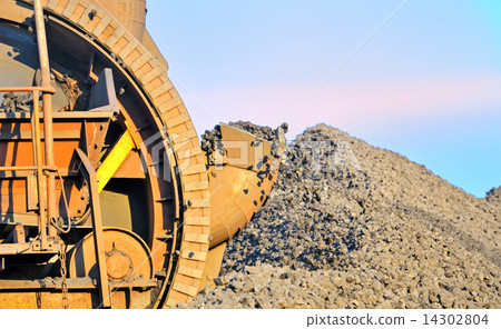 bucket wheel excavator for digging the brown coal bucket wheel excavator for digging the brown coal 14302804