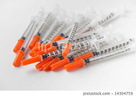 syringes 14304759