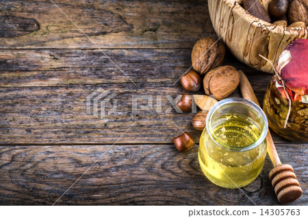 honey dipper and nuts in honey and nuts of various kinds, honey dipper and nuts in honey and nuts of various kinds, 14305763