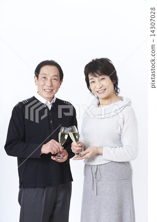 Senior Senior 14307028