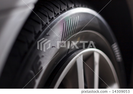 Tire 14309053