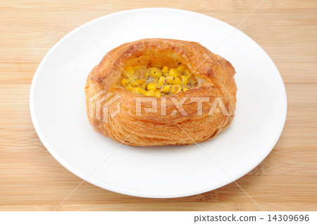 玉米panhead在板材的平底鍋桌 14309696