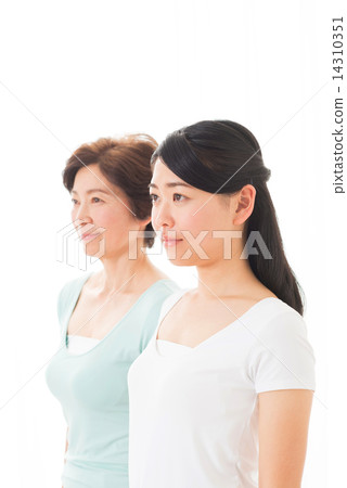 兩代女性形象 兩代女性形象 14310351
