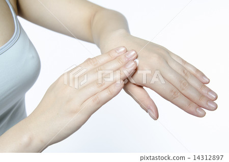 女性手手化妝關心胳膊秀麗 14312897