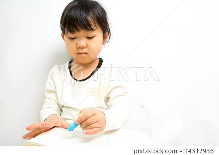 Girls drawing 14312936